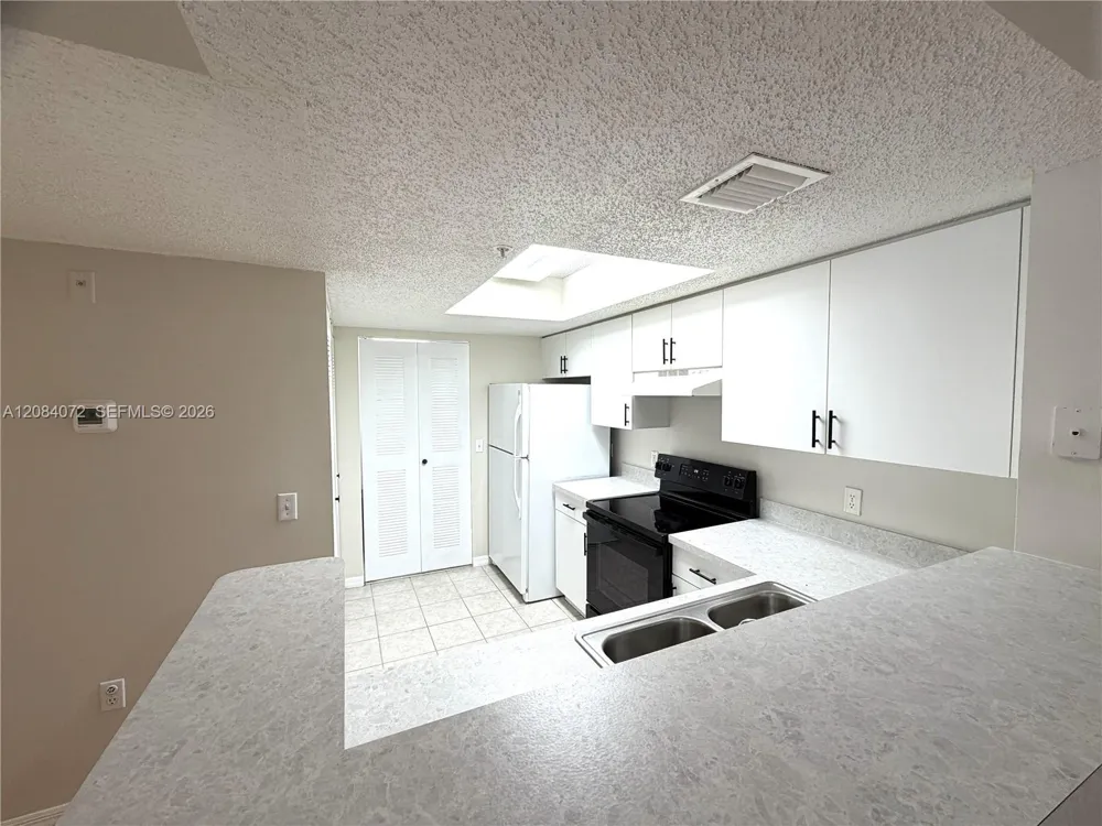 5045 Wiles Rd #201 Coconut Creek, FL 33073