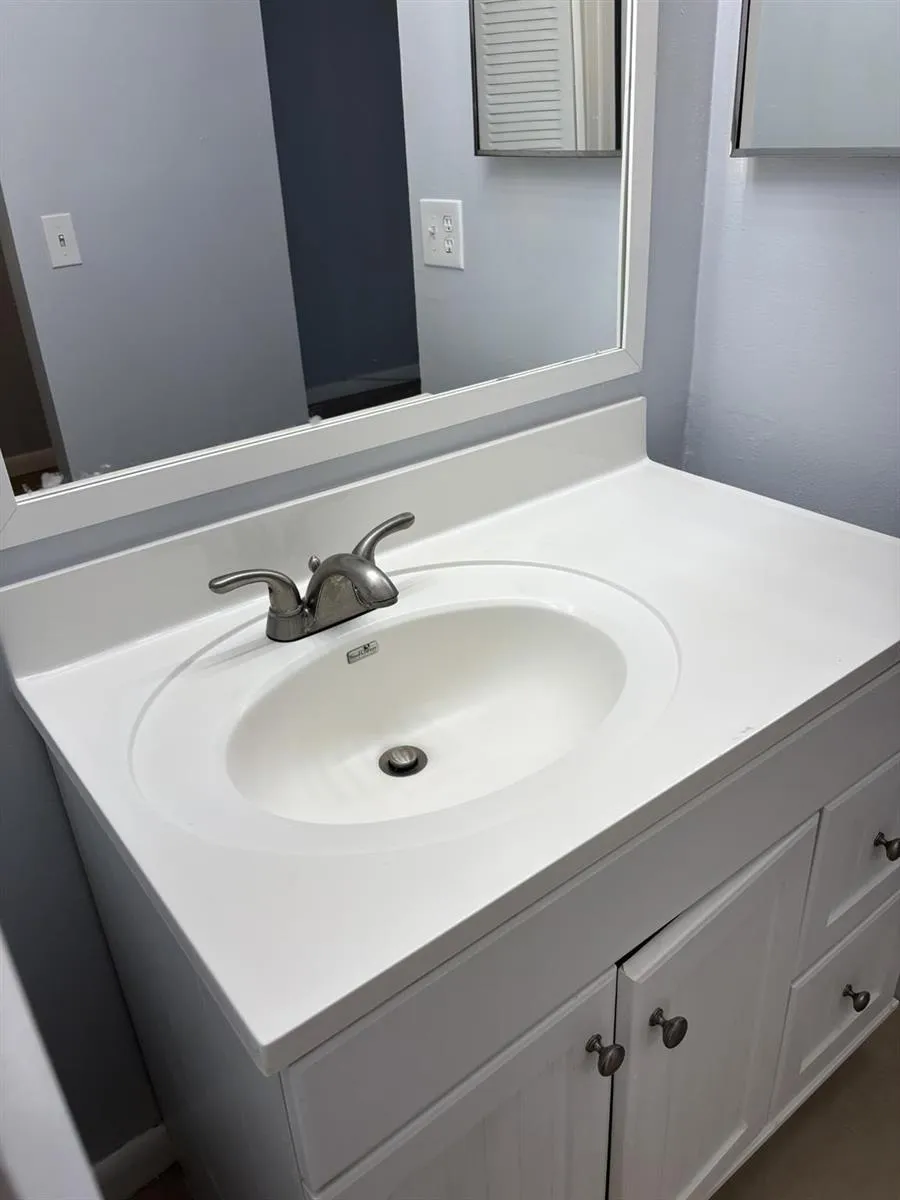 201 Lake Pointe Drive #107 Oakland Park, FL 33309