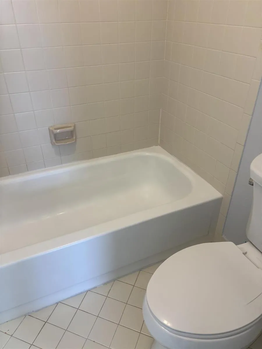 201 Lake Pointe Drive #107 Oakland Park, FL 33309