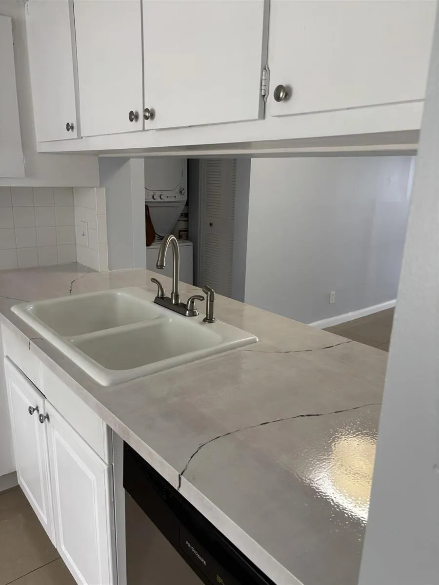 201 Lake Pointe Drive #107 Oakland Park, FL 33309