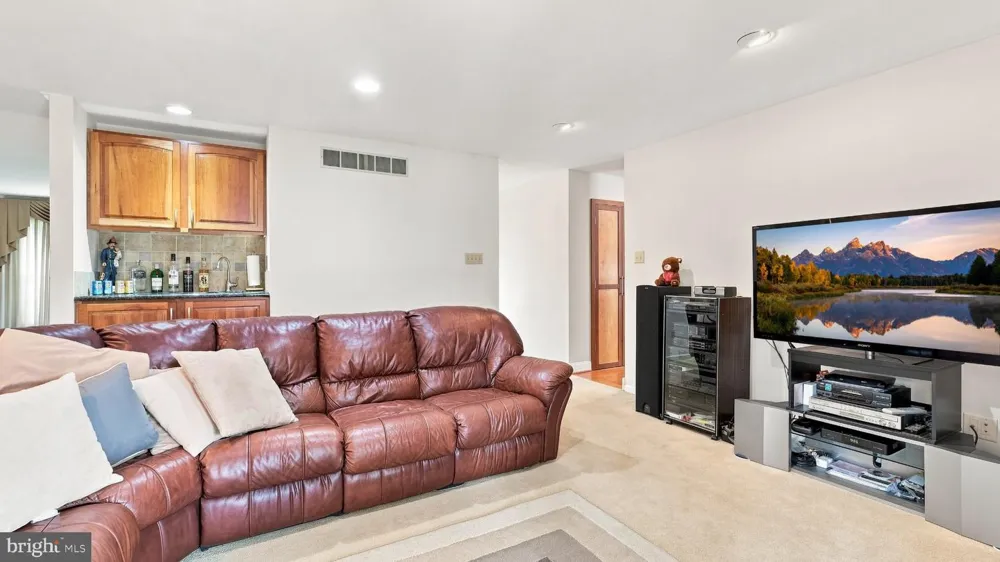 808 PATTERSON DRIVE Lansdale, PA 19446