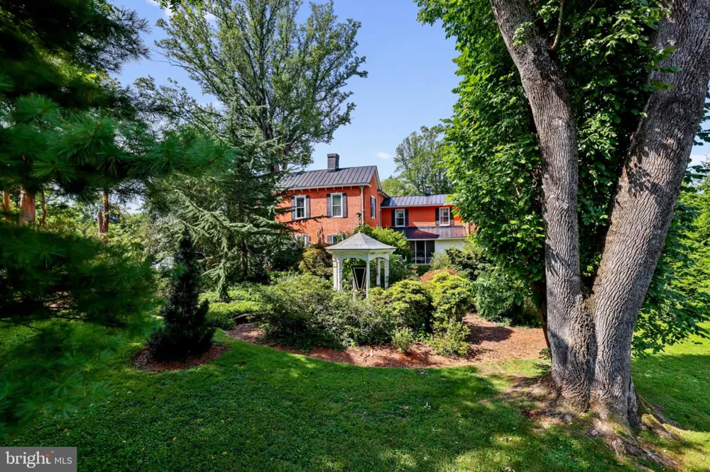 330 ALEXANDRIA PIKE Warrenton, VA 20186