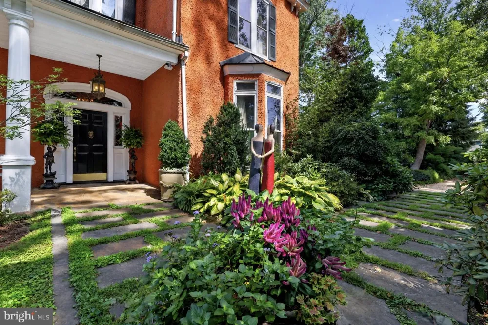 330 ALEXANDRIA PIKE Warrenton, VA 20186