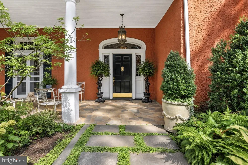 330 ALEXANDRIA PIKE Warrenton, VA 20186