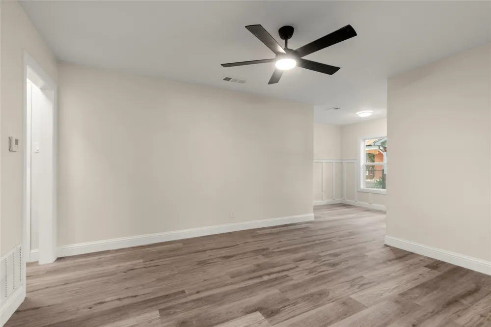 729 Thersa Drive River Oaks, TX 76114