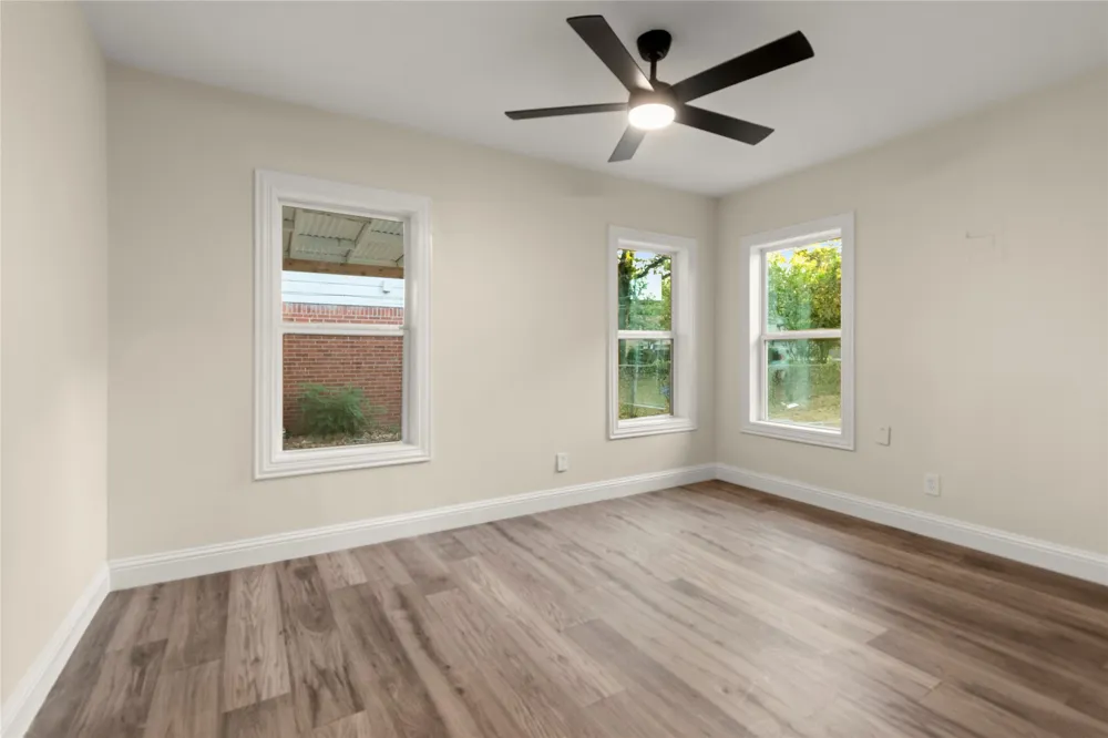 729 Thersa Drive River Oaks, TX 76114