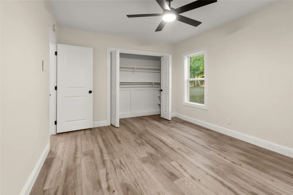 729 Thersa Drive River Oaks, TX 76114