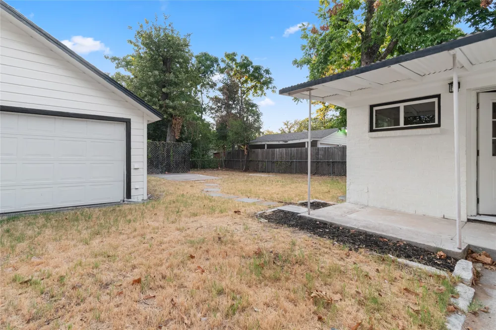 729 Thersa Drive River Oaks, TX 76114