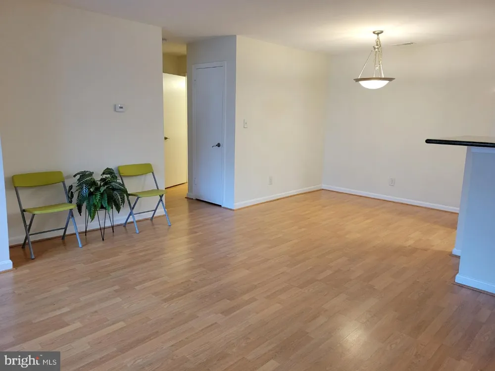 3178 SUMMIT SQUARE DRIVE #3-B12 Oakton, VA 22124