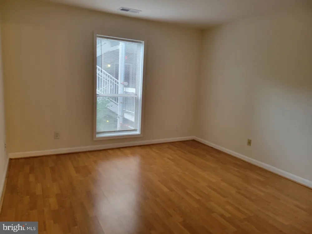 3178 SUMMIT SQUARE DRIVE #3-B12 Oakton, VA 22124