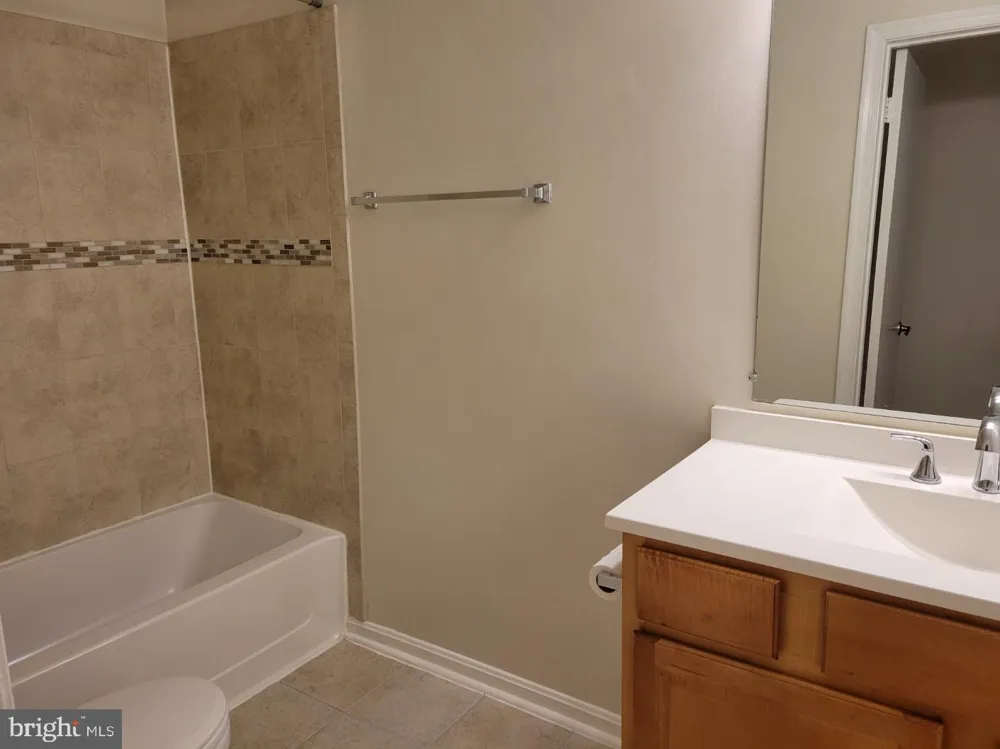3178 SUMMIT SQUARE DRIVE #3-B12 Oakton, VA 22124