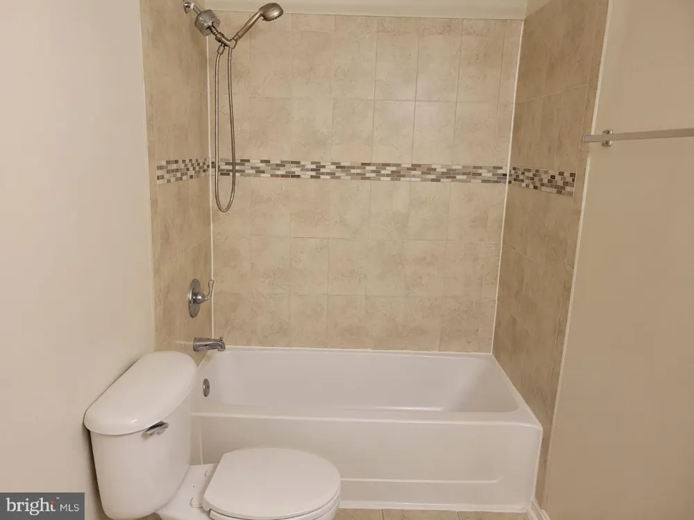 3178 SUMMIT SQUARE DRIVE #3-B12 Oakton, VA 22124