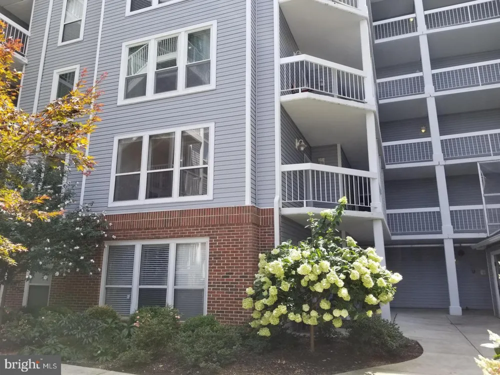 3178 SUMMIT SQUARE DRIVE #3-B12 Oakton, VA 22124