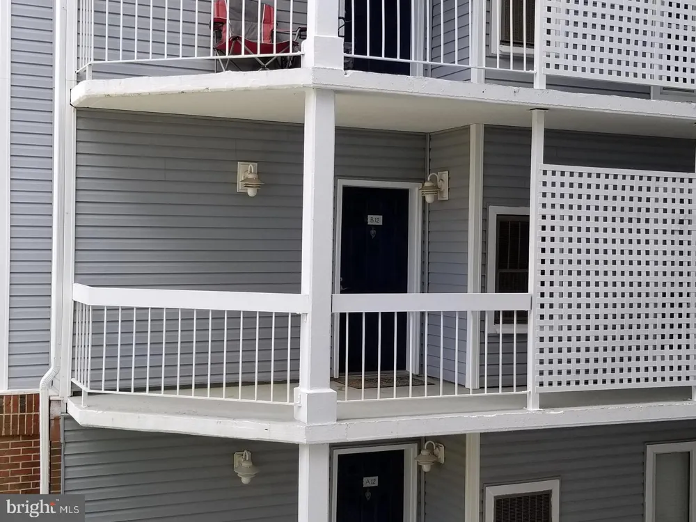 3178 SUMMIT SQUARE DRIVE #3-B12 Oakton, VA 22124
