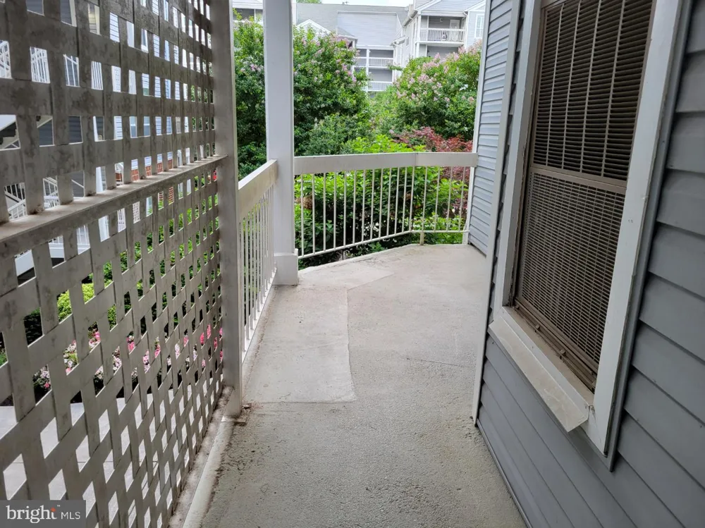3178 SUMMIT SQUARE DRIVE #3-B12 Oakton, VA 22124