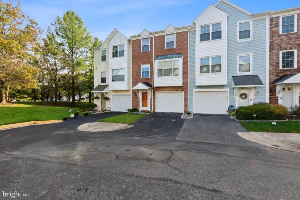 18221 FOX CHASE CIRCLE Olney, MD 20832