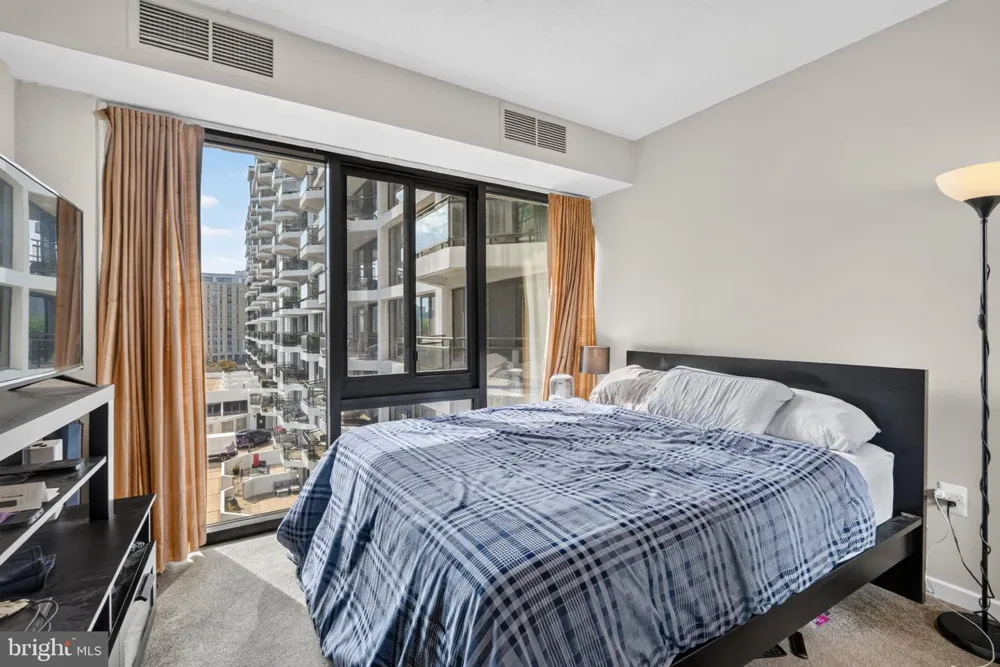 1530 KEY BOULEVARD #529 Arlington, VA 22209