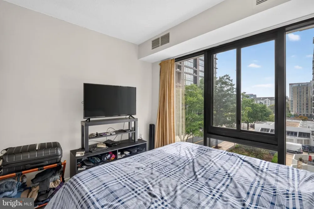1530 KEY BOULEVARD #529 Arlington, VA 22209