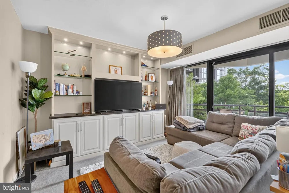1530 KEY BOULEVARD #529 Arlington, VA 22209