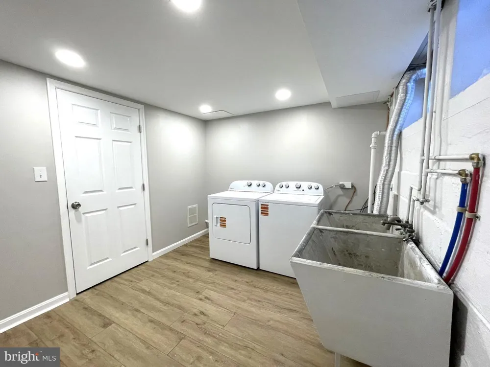 1528 UPSHIRE ROAD #APT 1 Baltimore, MD 21218