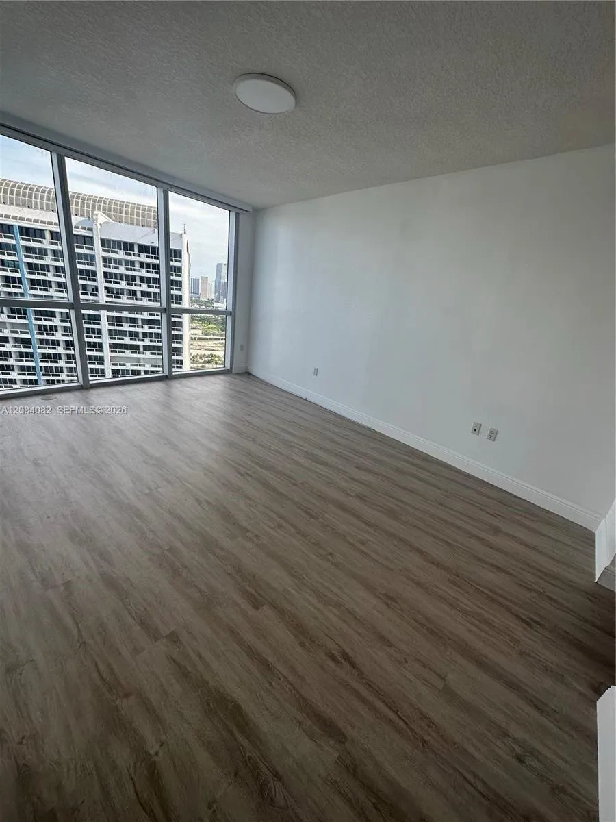 1750 Bayshore Dr #3402 Miami, FL 33132
