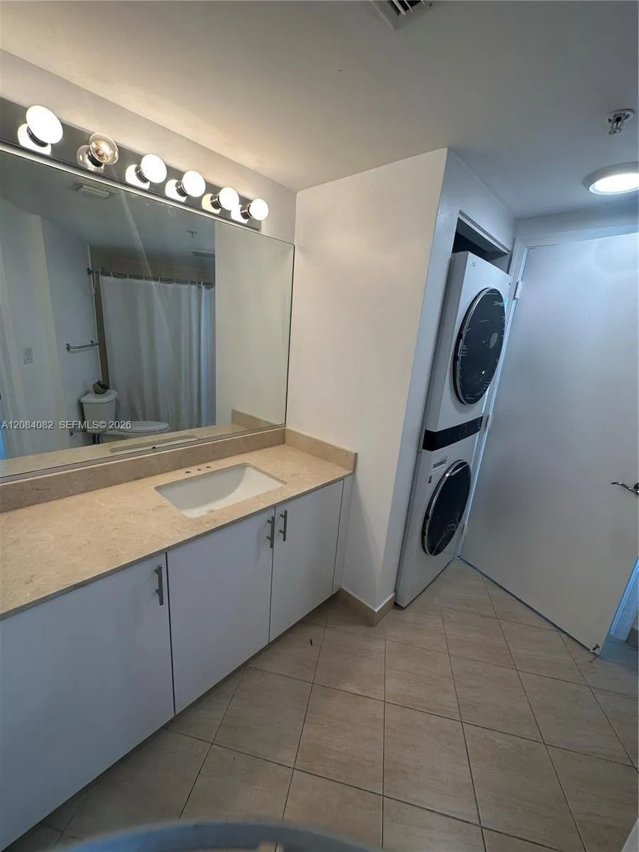 1750 Bayshore Dr #3402 Miami, FL 33132
