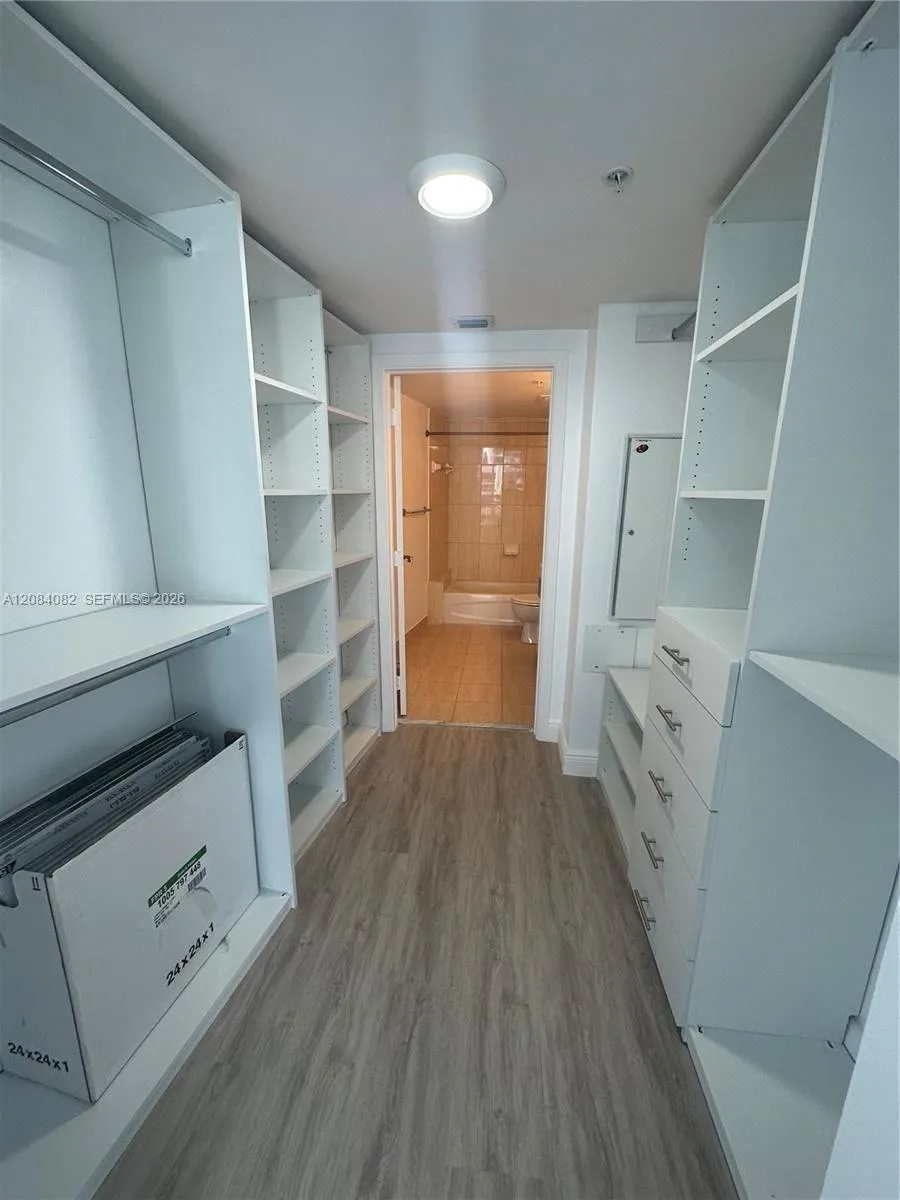 1750 Bayshore Dr #3402 Miami, FL 33132