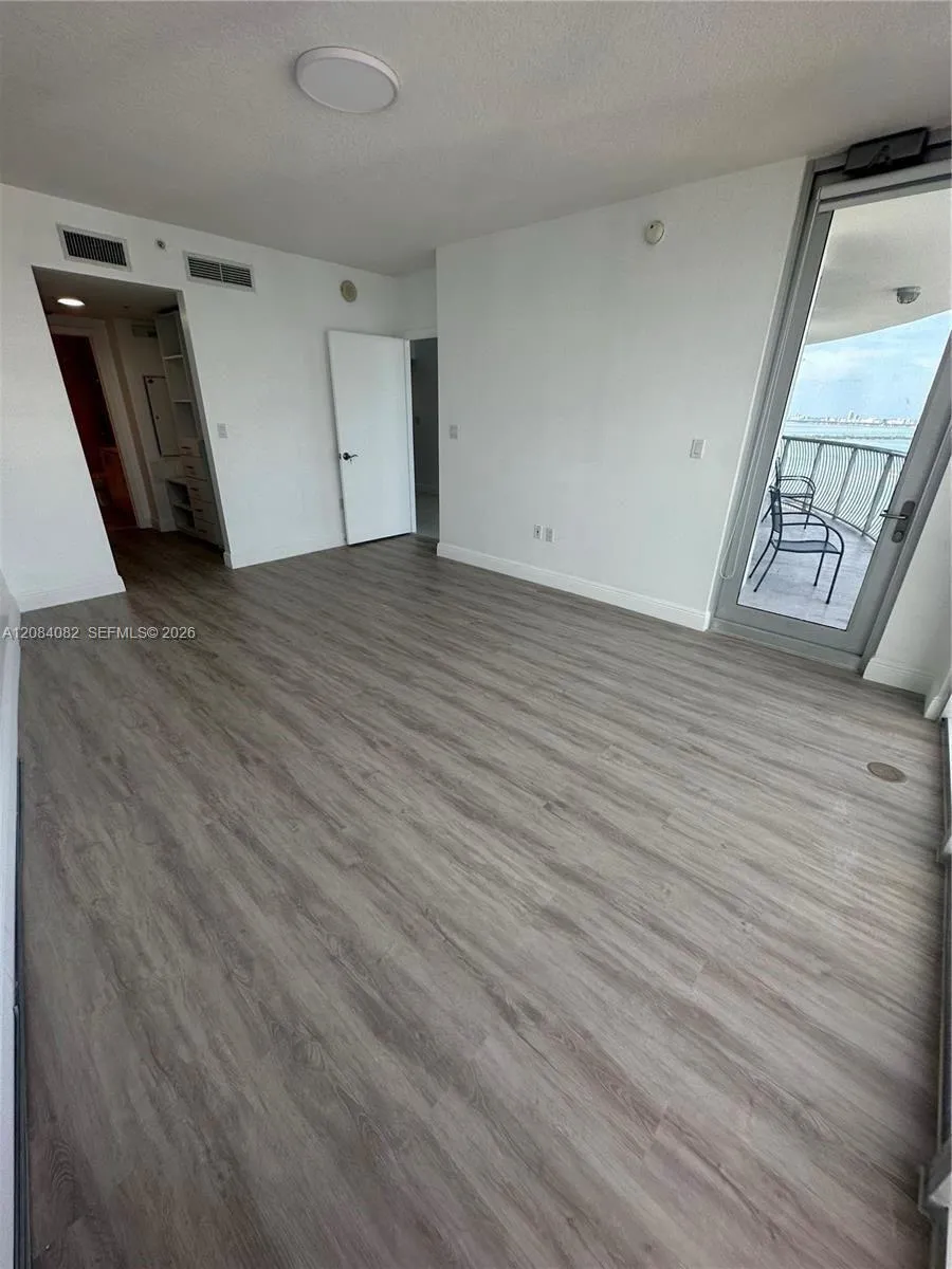 1750 Bayshore Dr #3402 Miami, FL 33132