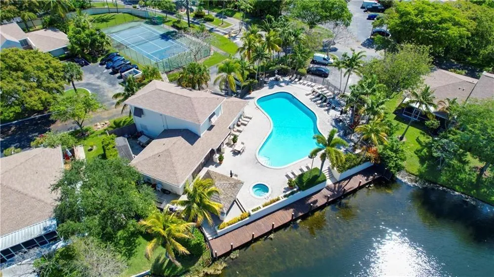 4874 Hemingway Circle Margate, FL 33063