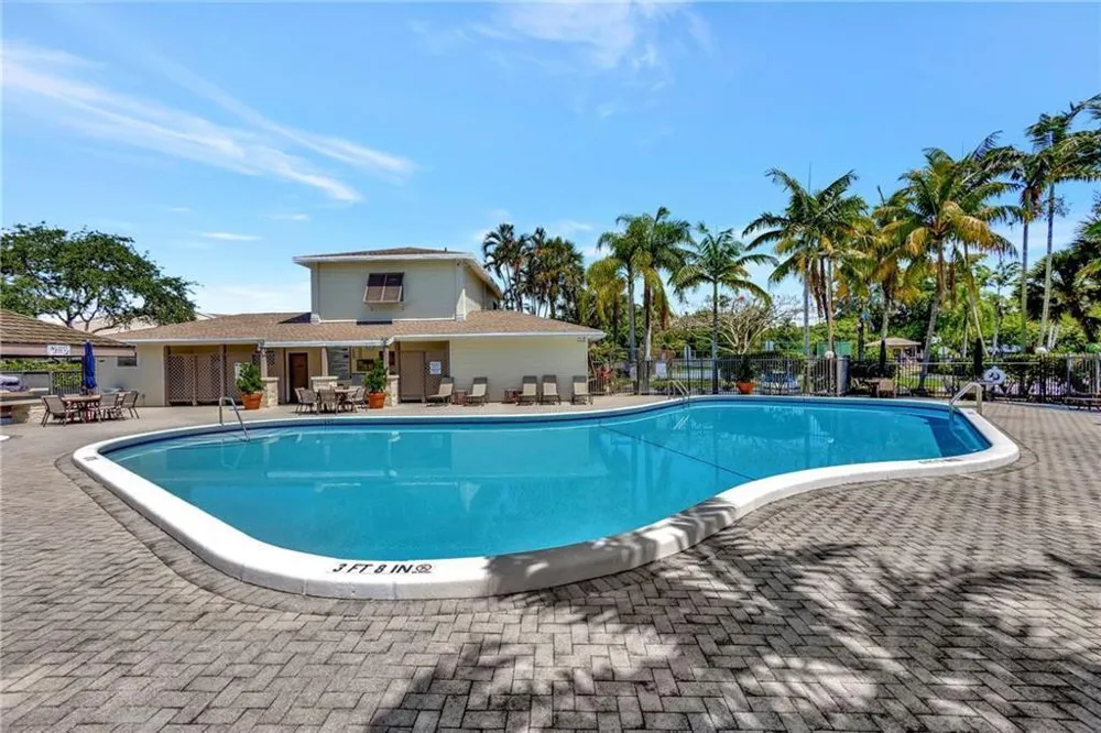4874 Hemingway Circle Margate, FL 33063