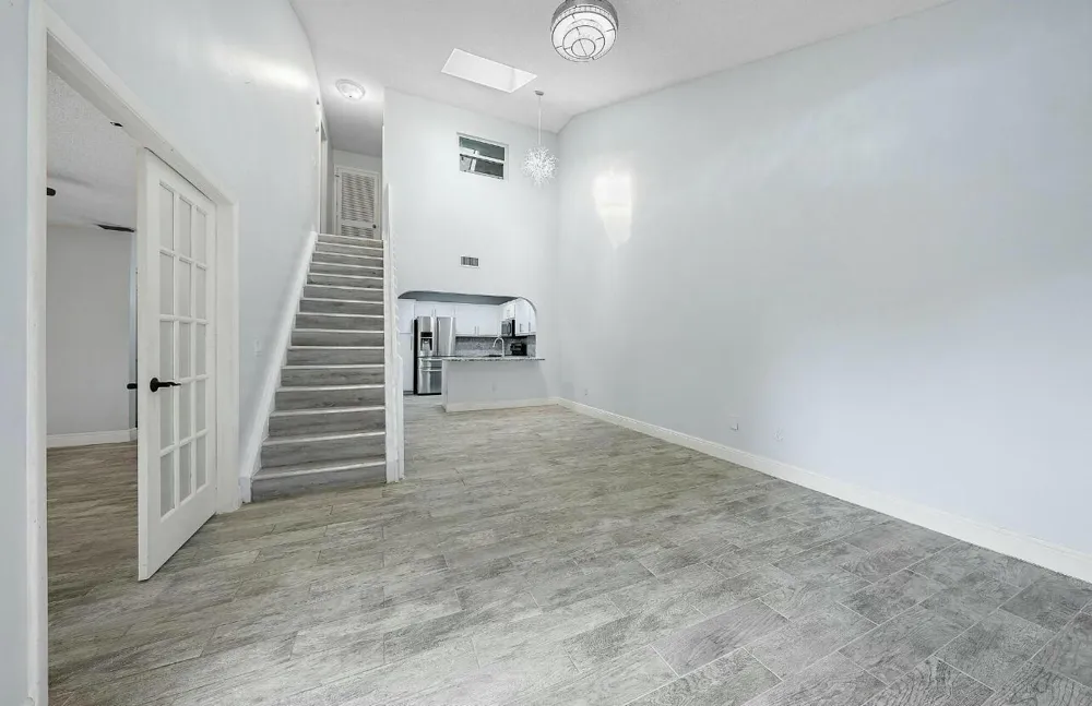 4012 PALM BAY CIRCLE #D West Palm Beach, FL 33406