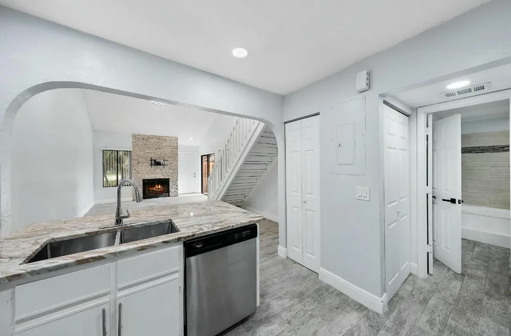 4012 PALM BAY CIRCLE #D West Palm Beach, FL 33406