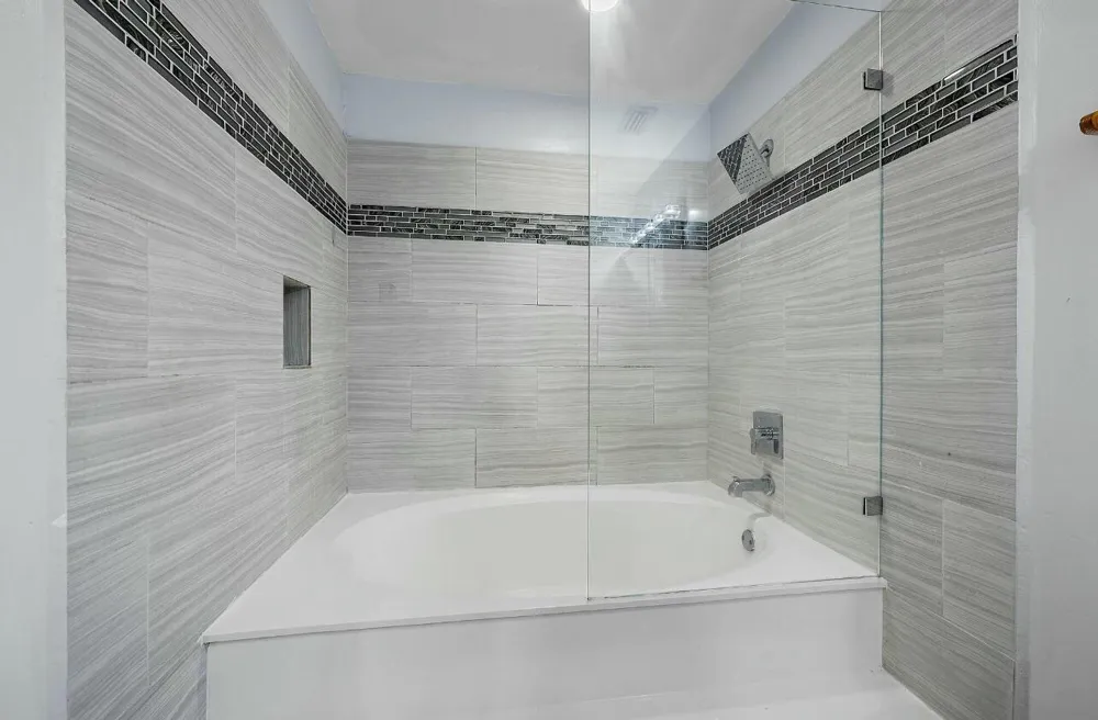 4012 PALM BAY CIRCLE #D West Palm Beach, FL 33406