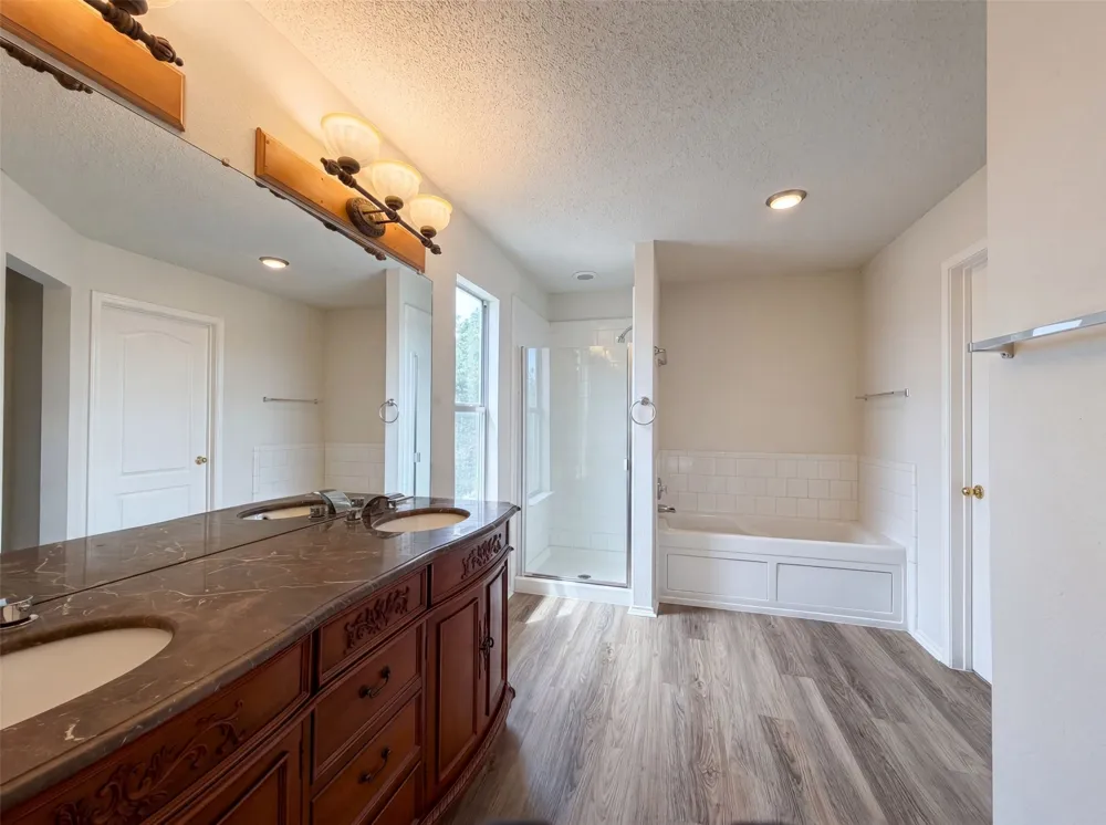7001 Edmundson Drive Arlington, TX 76002