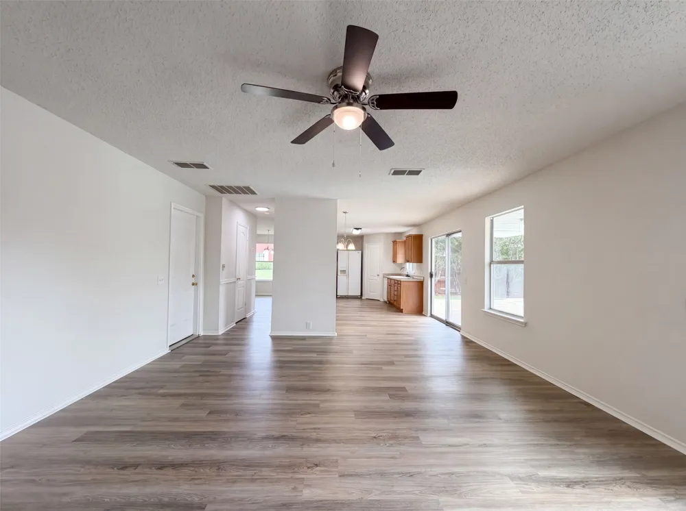 7001 Edmundson Drive Arlington, TX 76002
