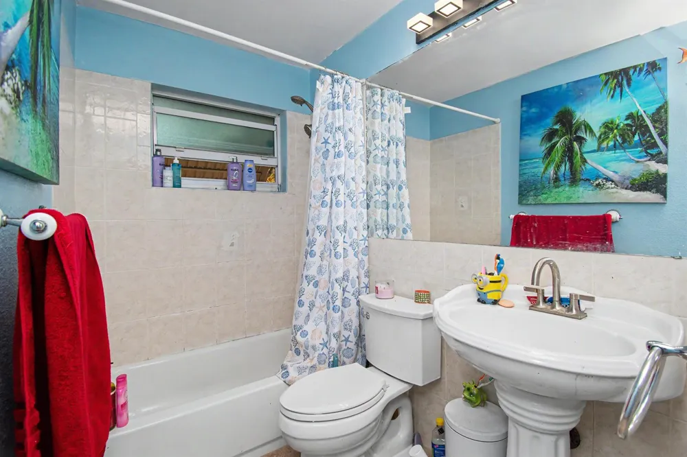 5704 NW 47th Lane Tamarac, FL 33319