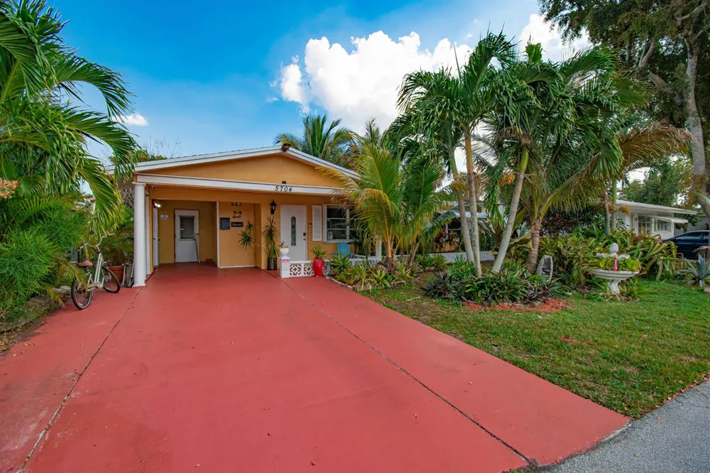 5704 NW 47th Lane Tamarac, FL 33319