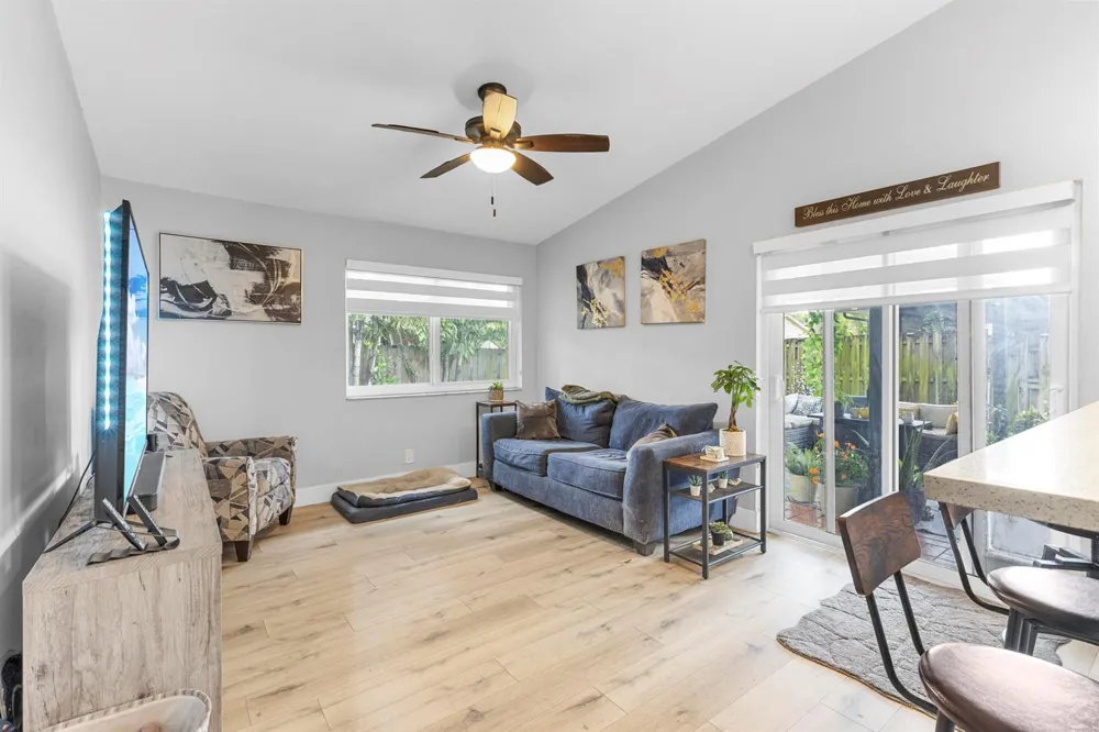 5318 NW 93rd Avenue Sunrise, FL 33351