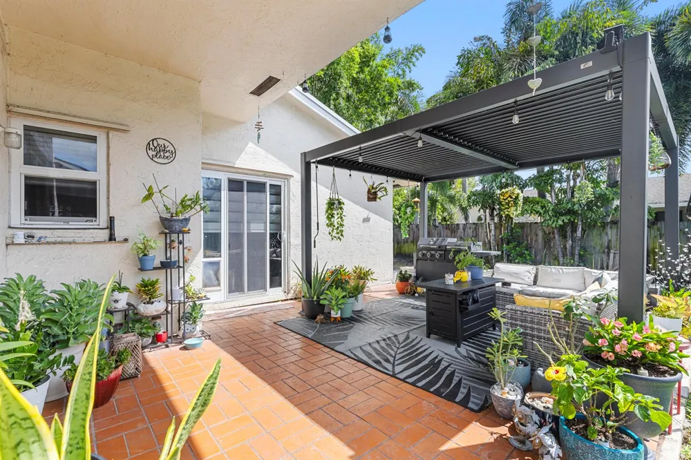 5318 NW 93rd Avenue Sunrise, FL 33351