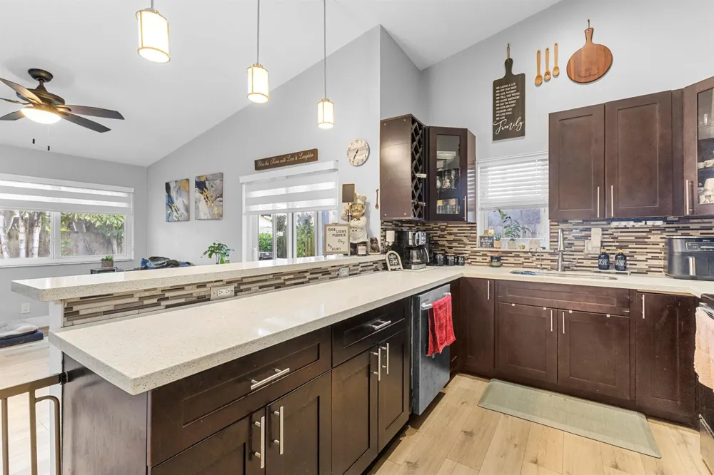 5318 NW 93rd Avenue Sunrise, FL 33351