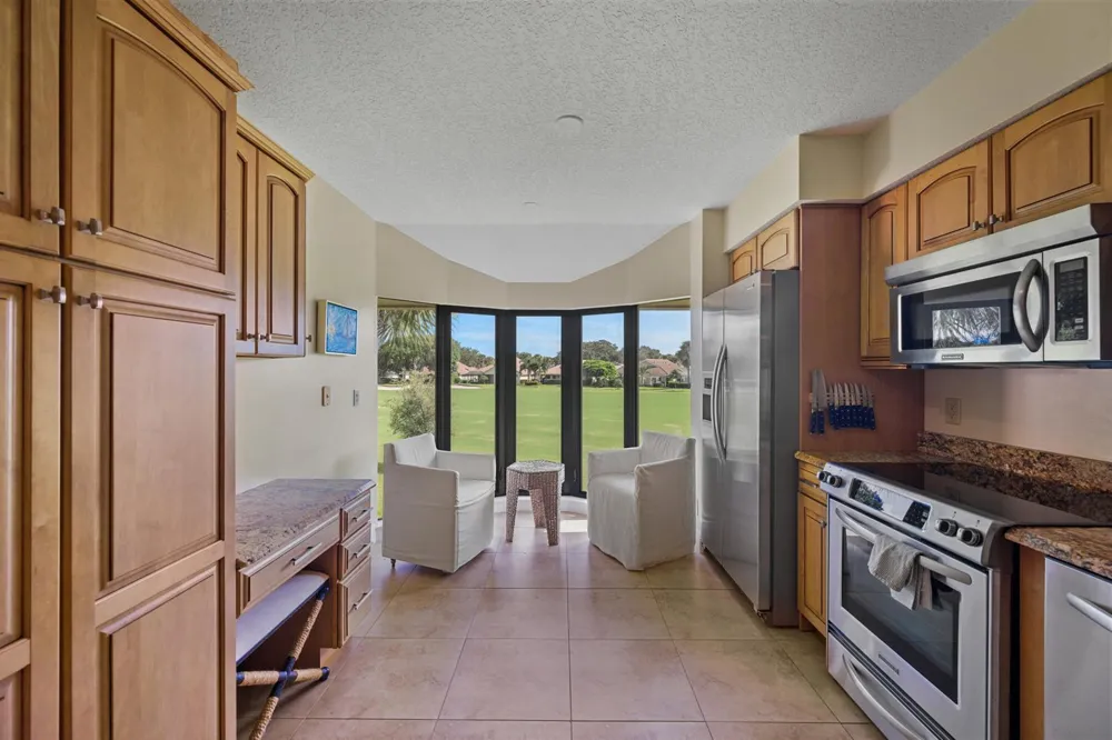 16914 WATERBEND DRIVE #270 Jupiter, FL 33477