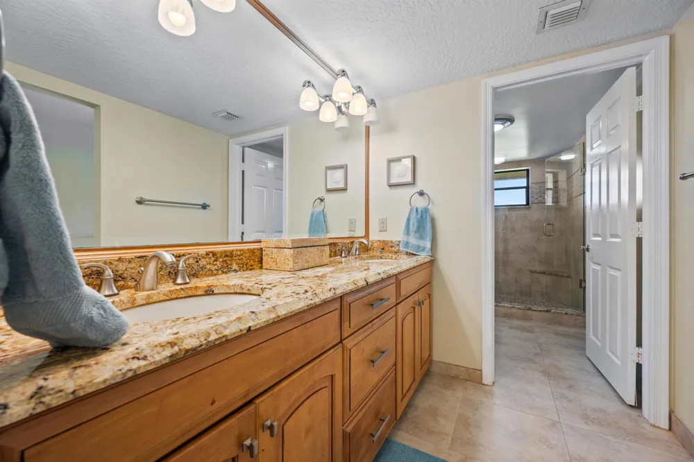 16914 WATERBEND DRIVE #270 Jupiter, FL 33477