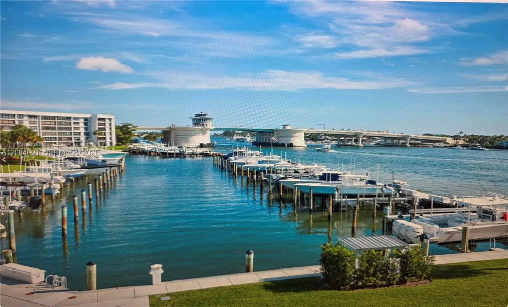 1542 Jupiter Cove Dr #207 Jupiter, FL 33469