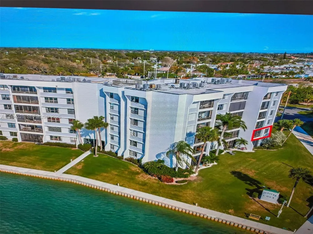 1542 Jupiter Cove Dr #207 Jupiter, FL 33469