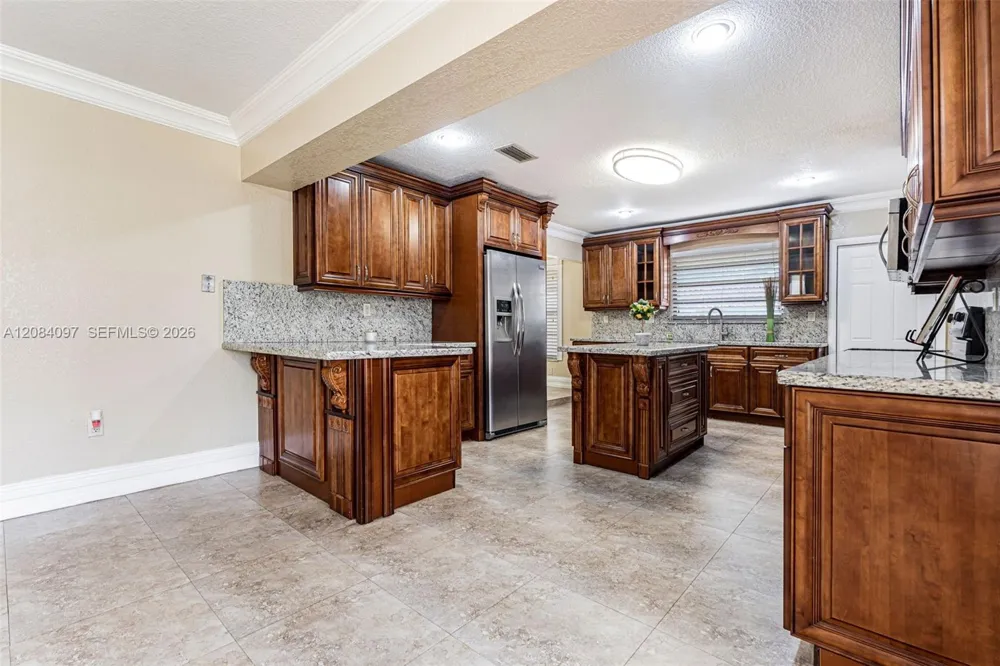 9951 SW 30th St Miami, FL 33165