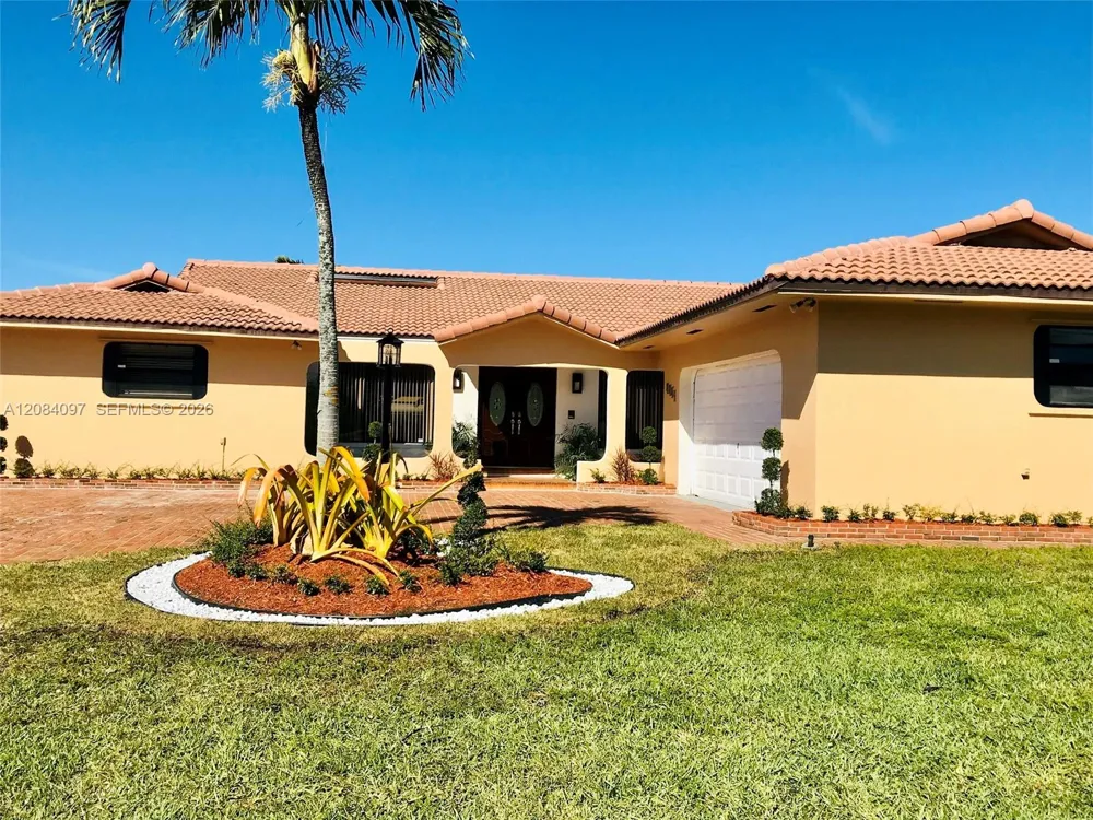 9951 SW 30th St Miami, FL 33165