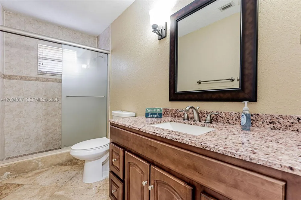 9951 SW 30th St Miami, FL 33165