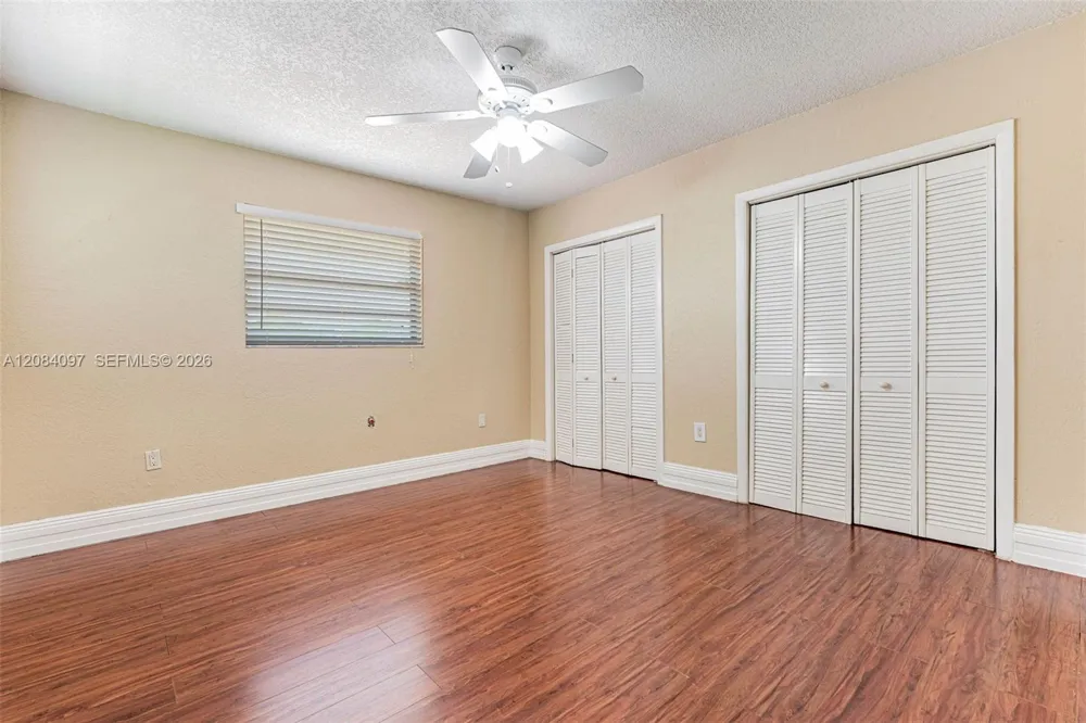 9951 SW 30th St Miami, FL 33165