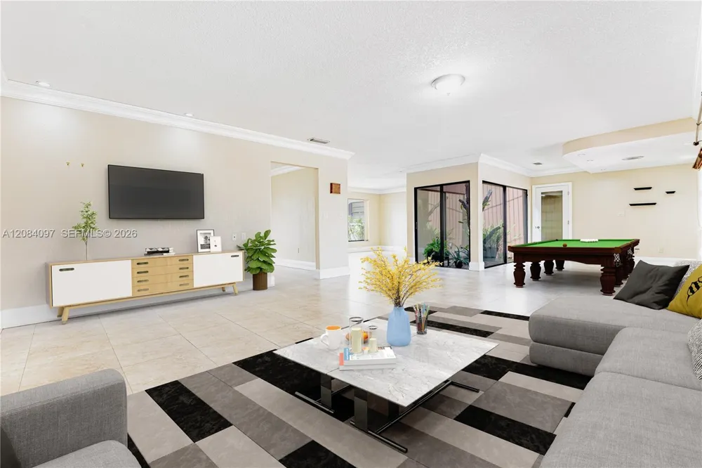 9951 SW 30th St Miami, FL 33165