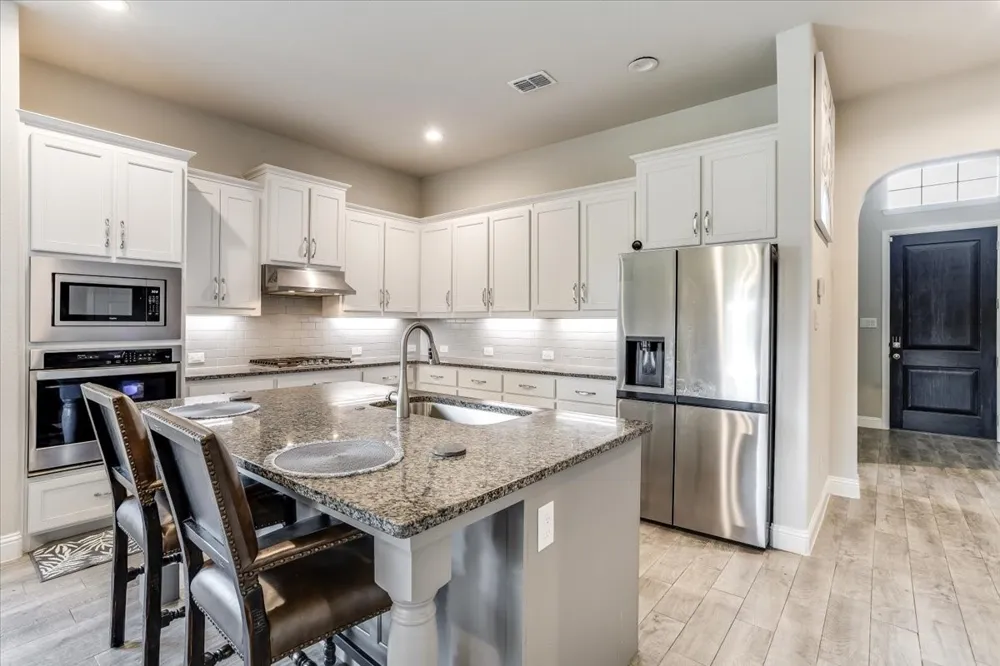277 Mineral Point Drive Aledo, TX 76008